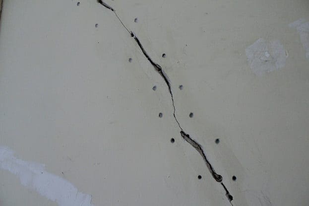 plastercrack1